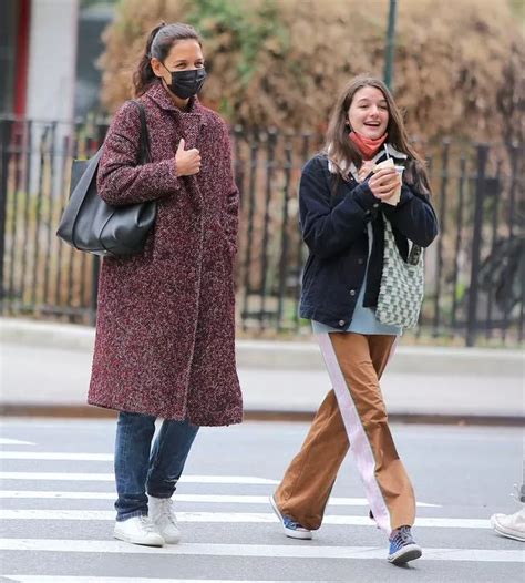 katie holmes daughter suri 15 is all grown up as pair beam during walk in new york ok magazine
