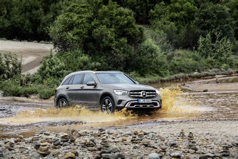 2020 Mercedes Glc Class Reveals Design Changes And New 2 Liter Engines