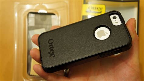 The impact series, the commuter series, the reflex series, the defender series, and the armor series. Otterbox Commuter iPhone SE / 5S / 5 Case Review - YouTube