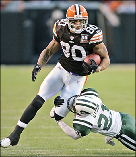 Played football in the university of miami before he went on to play football professionally as a tight end with the cleveland browns in 2004. Kellen Winslow - Fantasy Football Players - 2008 Fantasy Draft