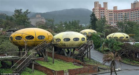 Surreal Taiwanese Community Where People Lived In Ufos Daily Mail Online