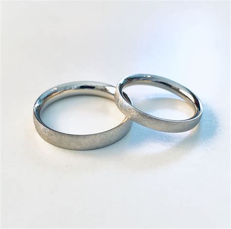 Trauringe in weißgold, die zu ihnen passen: Trauringe Hochzeitsringe Weißgold matt schlicht | Ehering ...