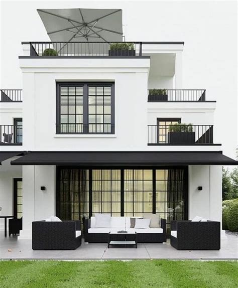 9 Desain Rumah Hitam Putih: Modern, Klasik, dan Elegan - Pinhome