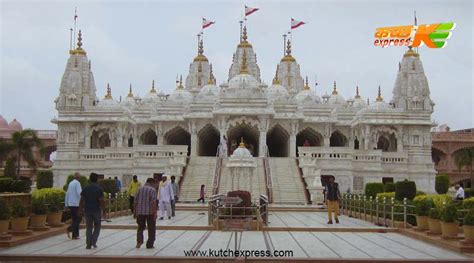 It has a long history of kings and empires. Swami Narayan Temple Bhuj - Kutchexpress
