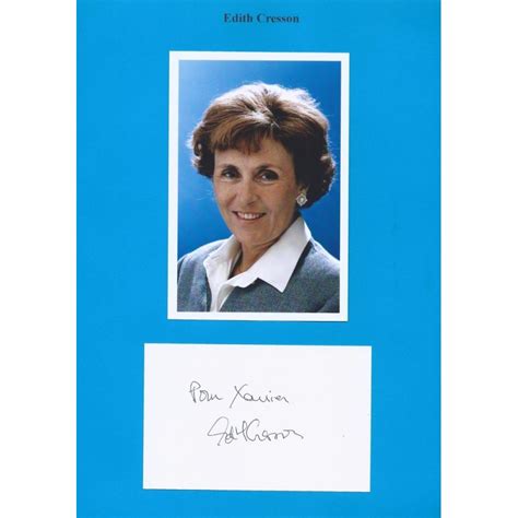 © joel saget / afp. Autographe Edith CRESSON