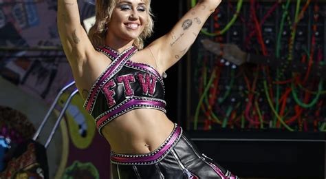 Miley Cyrus Chokes Up During Super Bowl Performance Our Today