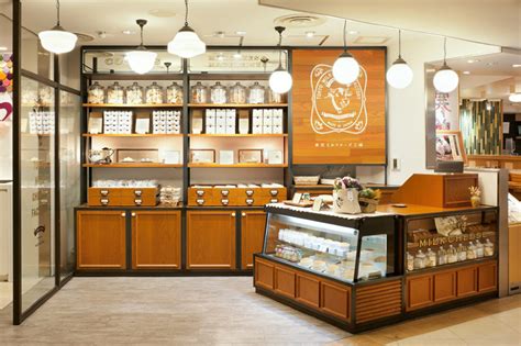 Tokyo milk cheese factory's assorted gift packs include all of our popular cookies that wrapped in our original design wrapping paper. Tokyo Milk Cheese Factory LUMINE Shinjuku - Specialnormal Inc.