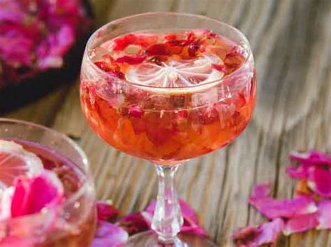 They should only be consumed in small quantities; 25 Edible Flowers That Will Add Colour, Flavour And ...