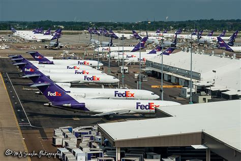 See what is going on. FedEx Fleet | Memphis International Airport | A little ...