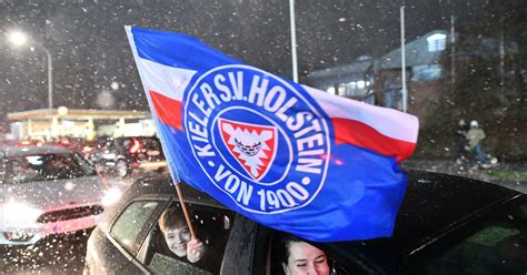 Enjoy the highlights of holstein kiel vs. Gamethread: DFB-Pokal — Borussia Dortmund vs. Holstein ...