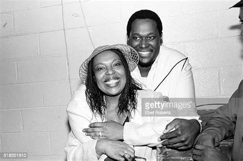 Roberta Flack And Luther Vandross Backstage At Madison Square Garden