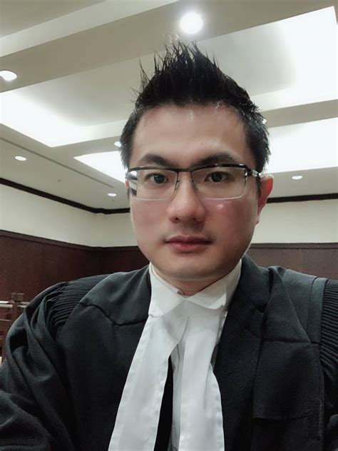 How to become a lawyer in malaysia.step 1: Malaysian lawyer TikTok in bikini