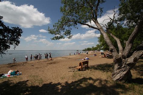 Is 614.1 normal summer water level is 613.15 to 614.15 normal winter water level is 611.50 read more » Lake Newell, Alberta | Lake Newell lies a few miles south ...