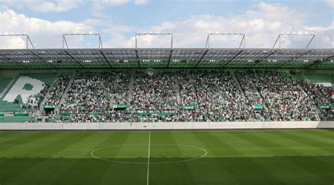 Allianz stadion is the recently opened new stadium of rapid wien. Rapid Wien stellt Mitgliedern das Allianz-Stadion vor ...