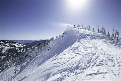One Dead One Seriously Injured In Avalanche At Alpine Meadows Near Tahoe