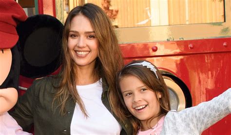 Jessica Alba Reveals Why She Goes To Therapy With Daughter Honor 10