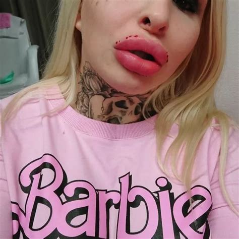 Woman Spends £40 000 On Surgery To Make Her Look More Plastic Hot Lifestyle News