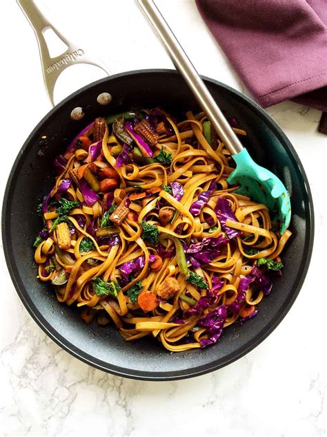 Vegan Mongolian Noodles And Veggies Stir Fry In Spicy Soy Ginger Sauce