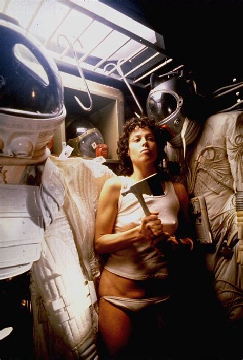 Sigourney Weaver As Lt Ellen Ripley In Alien 1979 Dir Ridley Scott Sigourney Weaver