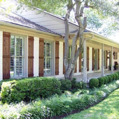 Check out these stunning houses of all styles with exterior shutters (black, red, blue, green and gray examples). Pinterest • The world's catalog of ideas