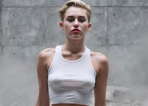 Miley Cyrus Wrecking Ball Named Most Watched Video Of 2013