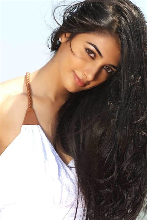 Pooja Hegde Alchetron The Social Encyclopedia Hd Phone Wallpaper