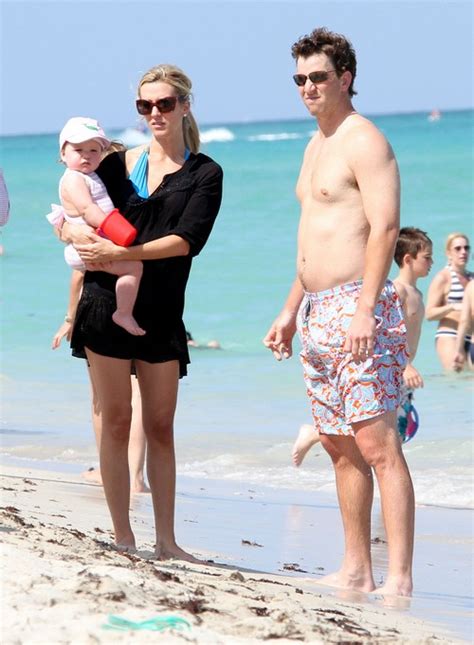 Eli Manning And Wife Abby Expecting Baby 2 Celeb Baby Laundry