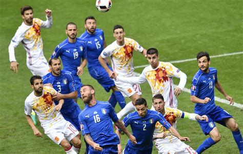 Sputnik has decided to conduct a poll for all those who have a sporting interest. Euro 2016: Spain's cycle ends vs. Italy | MARCA English