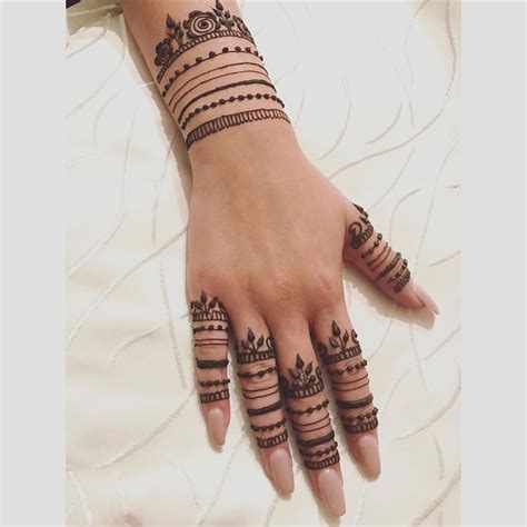 Jagua Henna Done For Shaleen Before She Jets Off To Europe For Two