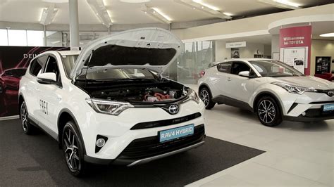 2019 toyota rav4 vs toyota c hr rivertown toyota in columbus ga. Toyota CHR & RAV4 | M4Motor Juni 2018 - YouTube
