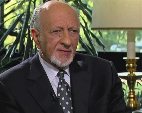 Tony falou do início da sua carreira e há ainda coisas que guarda desses tempos em que tentava vencer como cantor e ia a vários programas de disse o músico que era muito nervoso durante as entrevistas: Manuel Luís Goucha entrevista Medina Carreira ...