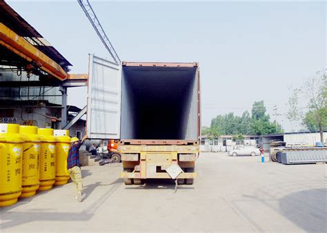 Industri hulu, yaitu industri yang hanya mengolah bahan mentah menjadi barang setengah jadi. Refrigerant Liquid Anhydrous Ammonia Klasifikasi dan Kelas ...