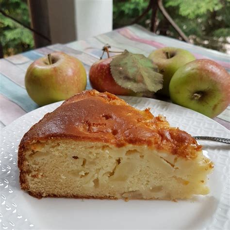 Er ist unheimlich schnell gemacht und obendrein auch noch super saftig. Einfacher geht es nicht. Dieser vegane Rührteig mit Äpfeln ...