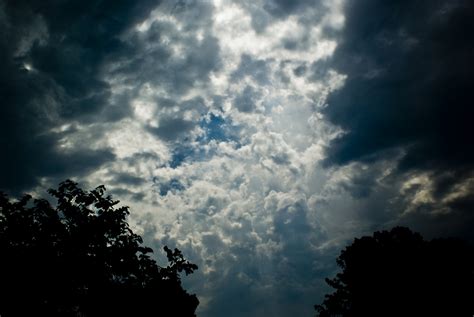 무료 이미지 구름 하늘 햇빛 분위기 황혼 낮 날씨 적운 어둠 우뢰 뇌우 열리는 기상 현상