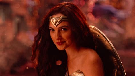 Justice League Hints At A Batman Wonder Woman Romance Daily