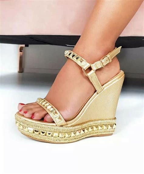Women Stunning Wedge Gold Sandals Platforms W Studs And Cord Uk4 Eu