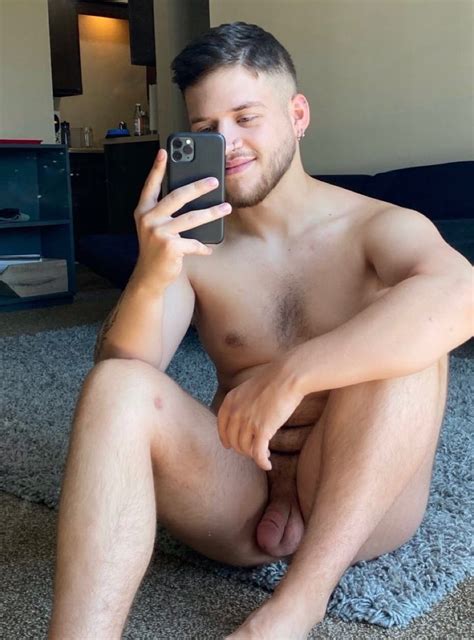 Nude Handsome Selfie Guy Penis Pictures