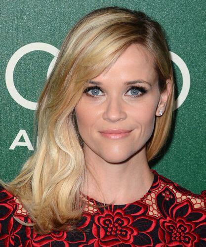 Reese Witherspoons Best Hairstyles Hair Colors And Cuts