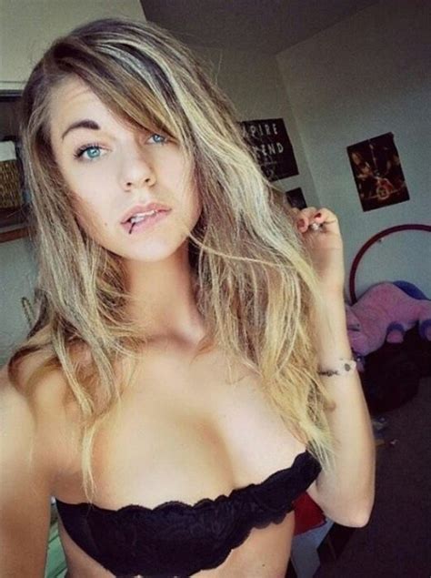 You Ll Love Every Single One Of These Sexy Selfies 39 Pics