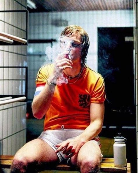 Der 1947 in amsterdam geborene hendrik johannes cruijff, das aushängeschild der niederländischen nationalmannschaft der 1970er jahre, verblüffte gegner wie. A Thing Of The Past: Cigarettes And Smoking In ...