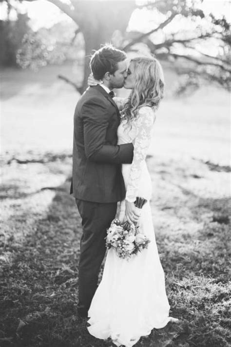 1 The 20 Most Romantic Wedding Photos Image 2081814 By