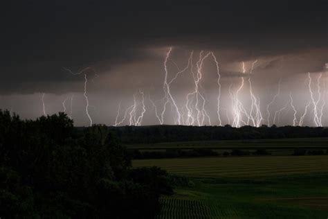 30 Amazing Photographs Of Huge Storms