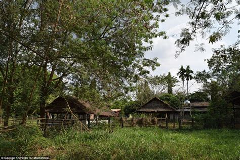 Angelina Jolies Khmer Rouge Cambodian Hideaway Pictured Daily Mail