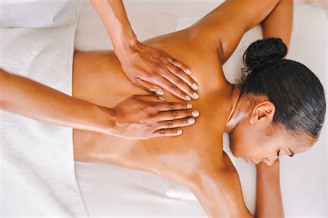 Full Body Massage The Institute Of CosmÉtologie Beauty Training