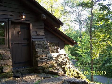 Situated in winslow, this cabin is 4.1 mi (6.7 km) from ozark national forest and 10.6 mi (17.1 km) from artist point. cabin 18 exterior - Picture of Devil's Den State Park ...