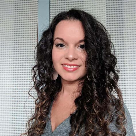2c's generally have a mixture of different wave and curl patterns on their head and the look can vary greatly among ladies. Curly Girl Method for 2B 2C 3A Hair - Routine for Fine ...