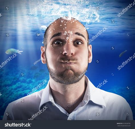 holding breath underwater images photos et images vectorielles de stock shutterstock