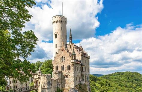 50 of the most beautiful castles in the world