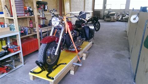 It places your bike at a comfortable (adjustable) height, where you can easily access its components without straining. Motorcycle Lift by runrig -- Homemade motorcycle lift ...
