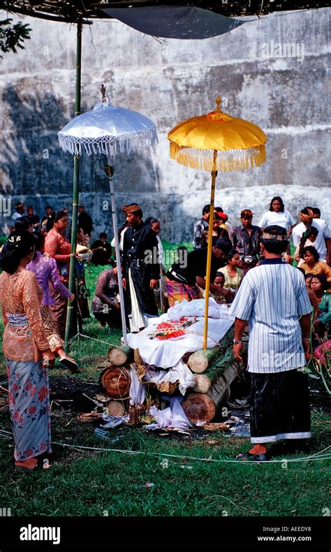 Cremation Ceremony Bali Ubud Indonesia Stock Photo Alamy